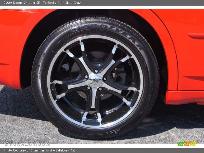 Custom Wheels of 2009 Charger SE