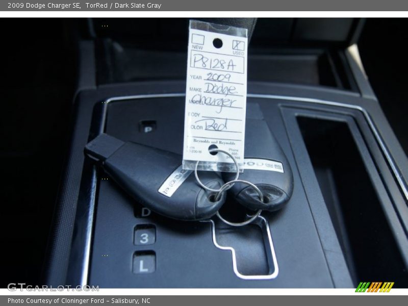 Keys of 2009 Charger SE