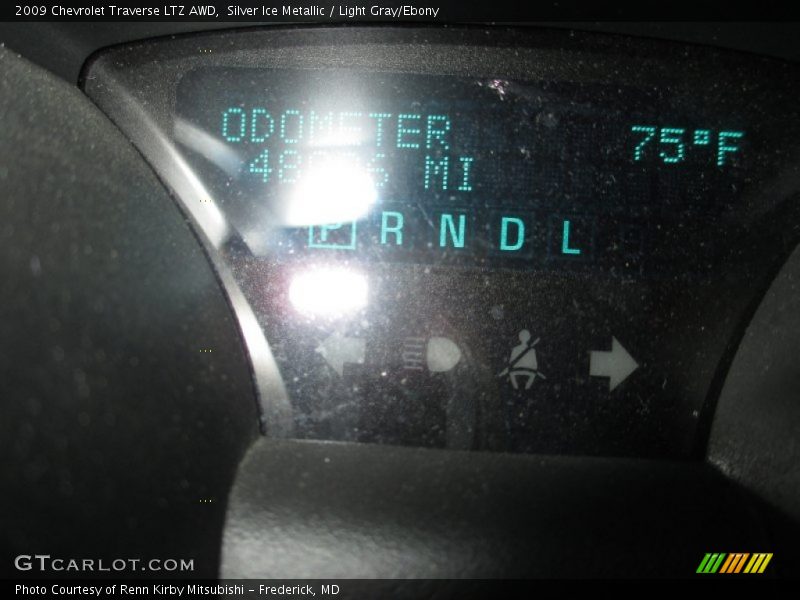 Silver Ice Metallic / Light Gray/Ebony 2009 Chevrolet Traverse LTZ AWD