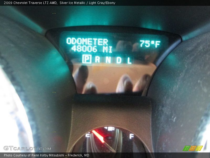 Silver Ice Metallic / Light Gray/Ebony 2009 Chevrolet Traverse LTZ AWD
