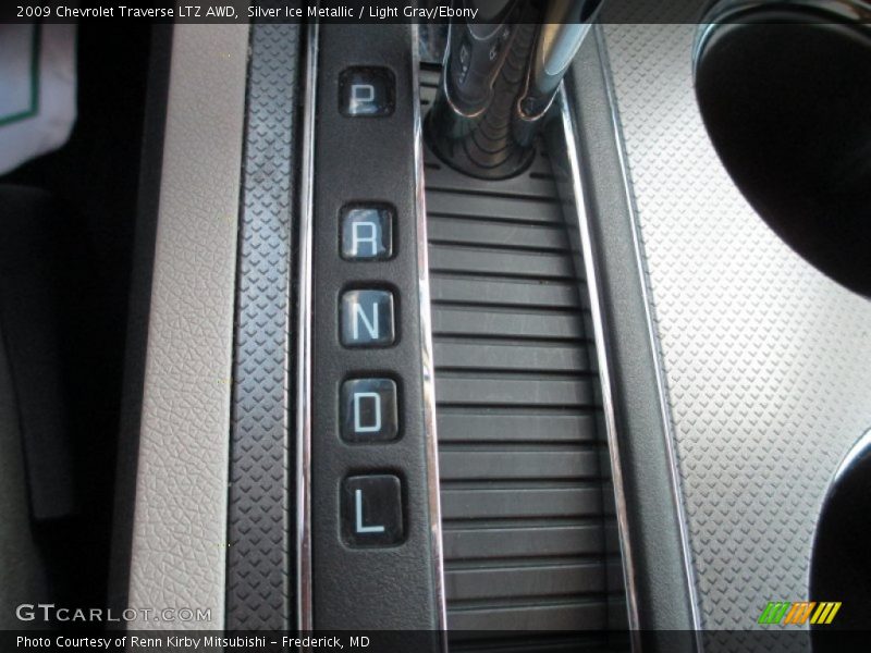 Silver Ice Metallic / Light Gray/Ebony 2009 Chevrolet Traverse LTZ AWD