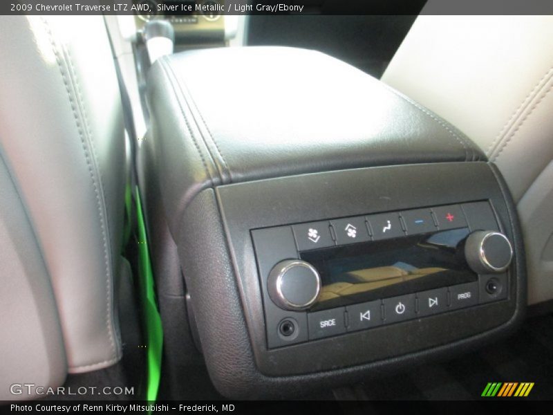 Silver Ice Metallic / Light Gray/Ebony 2009 Chevrolet Traverse LTZ AWD