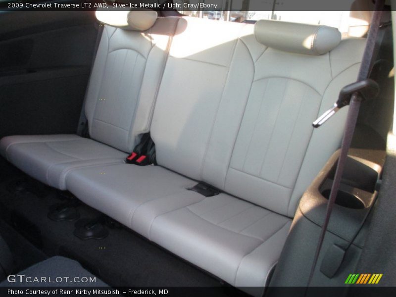 Silver Ice Metallic / Light Gray/Ebony 2009 Chevrolet Traverse LTZ AWD