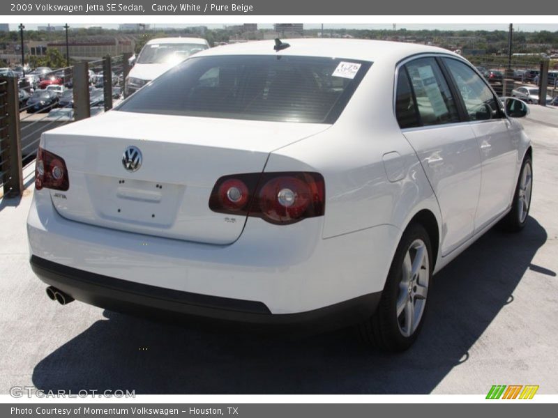 Candy White / Pure Beige 2009 Volkswagen Jetta SE Sedan