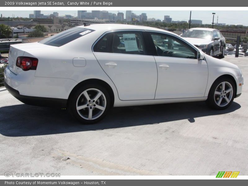 Candy White / Pure Beige 2009 Volkswagen Jetta SE Sedan
