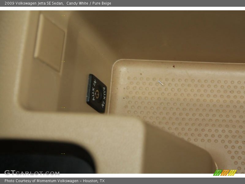 Candy White / Pure Beige 2009 Volkswagen Jetta SE Sedan