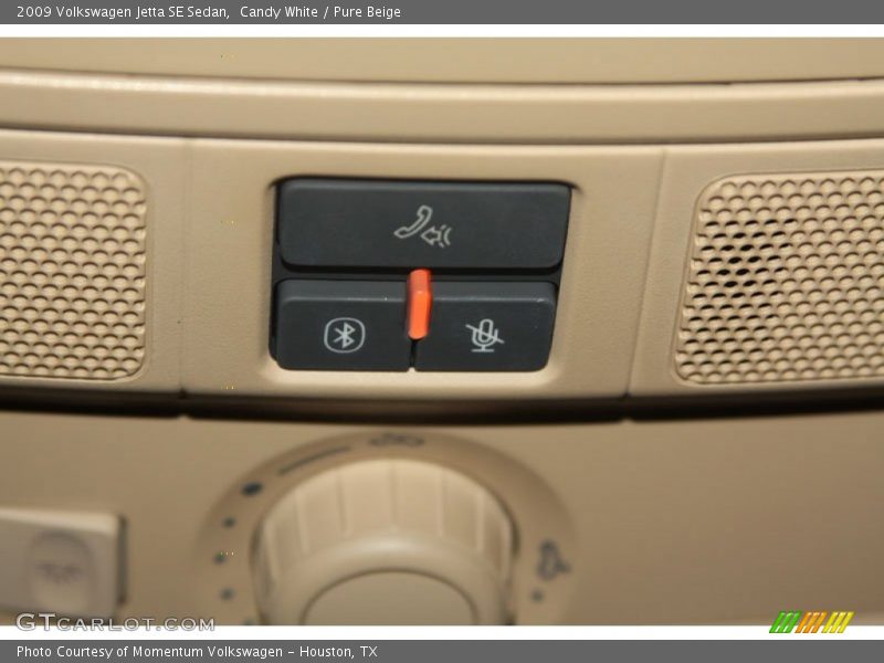 Candy White / Pure Beige 2009 Volkswagen Jetta SE Sedan