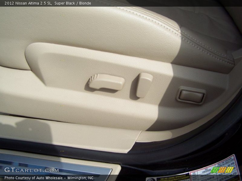 Super Black / Blonde 2012 Nissan Altima 2.5 SL