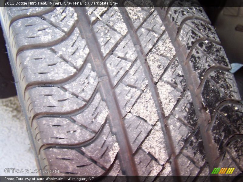 Mineral Gray Metallic / Dark Slate Gray 2011 Dodge Nitro Heat