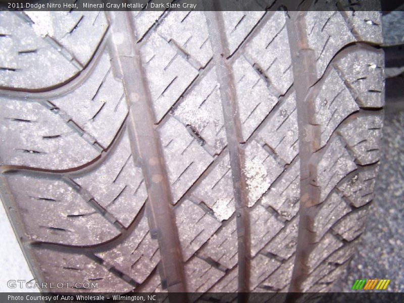 Mineral Gray Metallic / Dark Slate Gray 2011 Dodge Nitro Heat