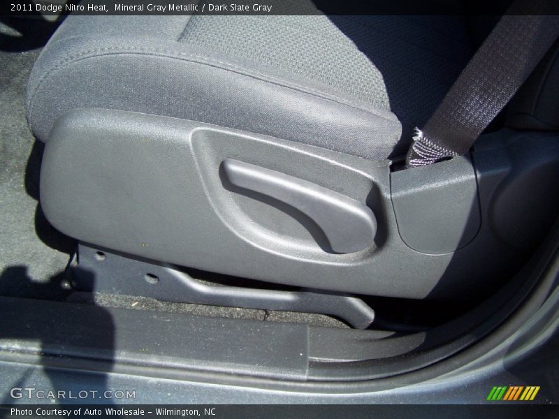 Mineral Gray Metallic / Dark Slate Gray 2011 Dodge Nitro Heat