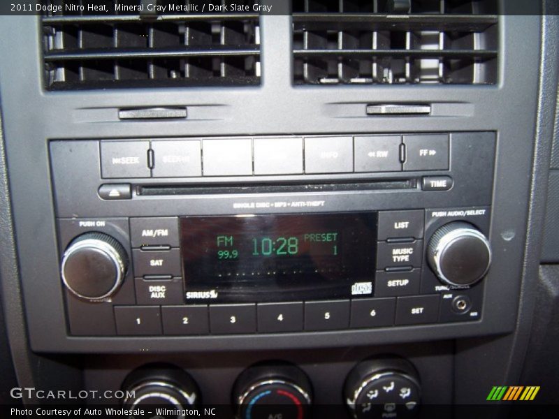 Mineral Gray Metallic / Dark Slate Gray 2011 Dodge Nitro Heat