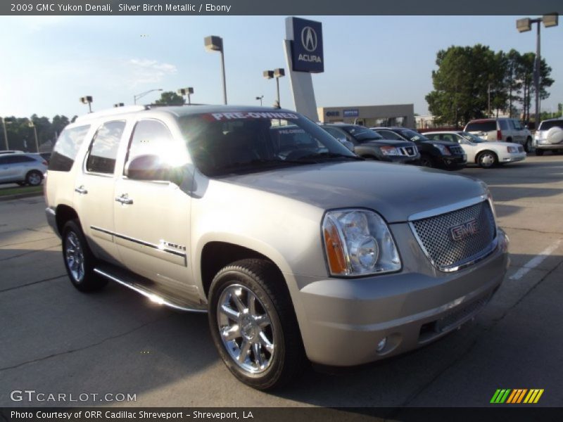 Silver Birch Metallic / Ebony 2009 GMC Yukon Denali