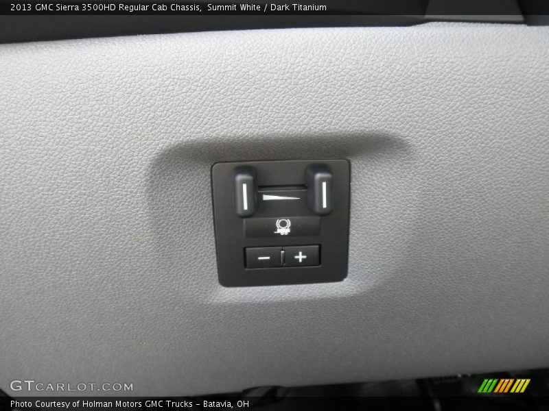 Summit White / Dark Titanium 2013 GMC Sierra 3500HD Regular Cab Chassis