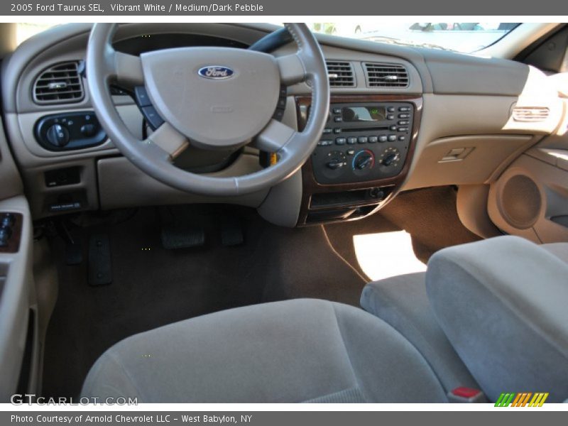 Vibrant White / Medium/Dark Pebble 2005 Ford Taurus SEL