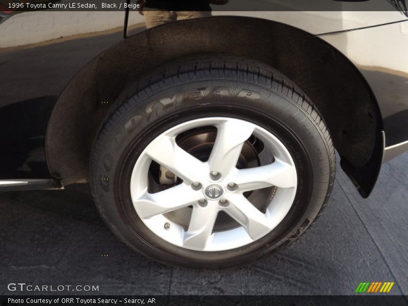 Black / Beige 1996 Toyota Camry LE Sedan