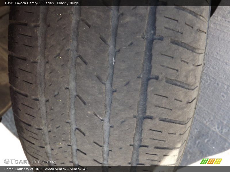Black / Beige 1996 Toyota Camry LE Sedan