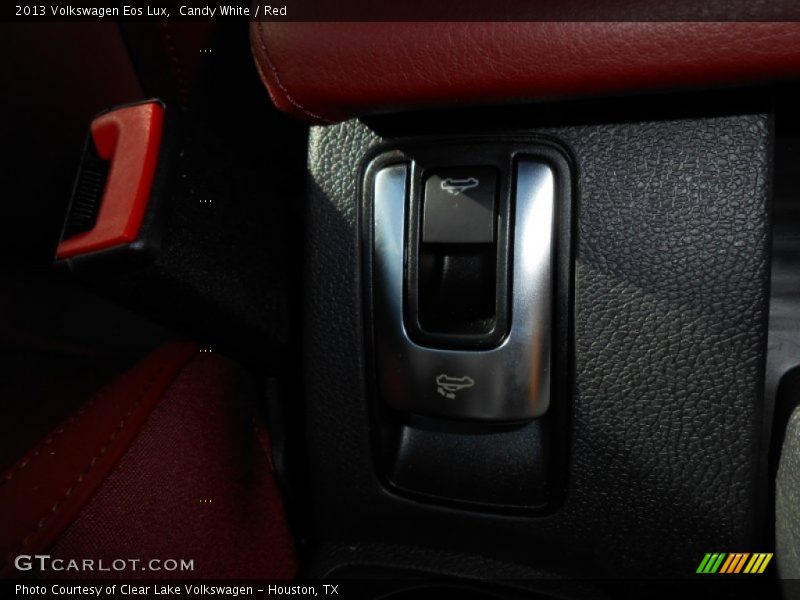 Candy White / Red 2013 Volkswagen Eos Lux
