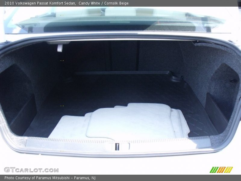 Candy White / Cornsilk Beige 2010 Volkswagen Passat Komfort Sedan