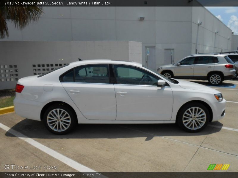 Candy White / Titan Black 2013 Volkswagen Jetta SEL Sedan