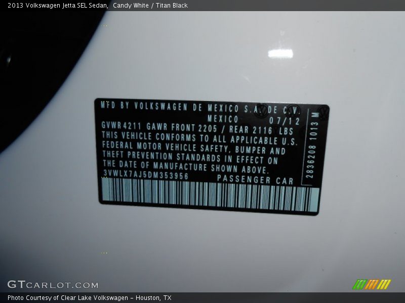Candy White / Titan Black 2013 Volkswagen Jetta SEL Sedan