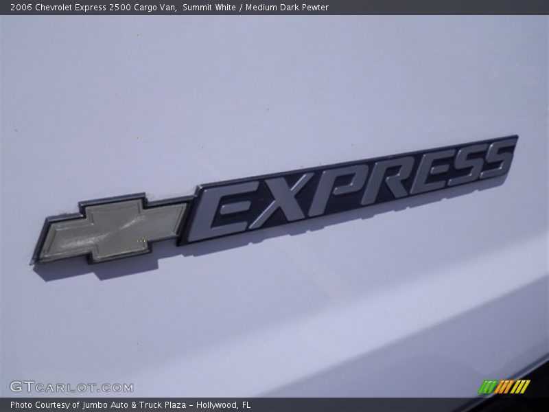 Summit White / Medium Dark Pewter 2006 Chevrolet Express 2500 Cargo Van