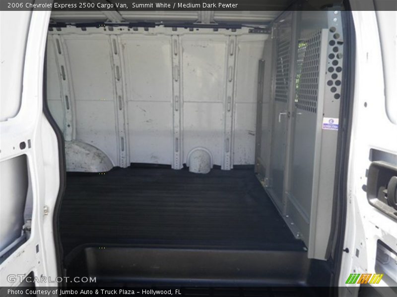 Summit White / Medium Dark Pewter 2006 Chevrolet Express 2500 Cargo Van