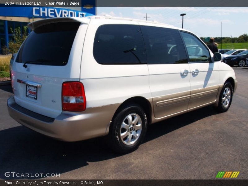 Clear White / Beige 2004 Kia Sedona EX