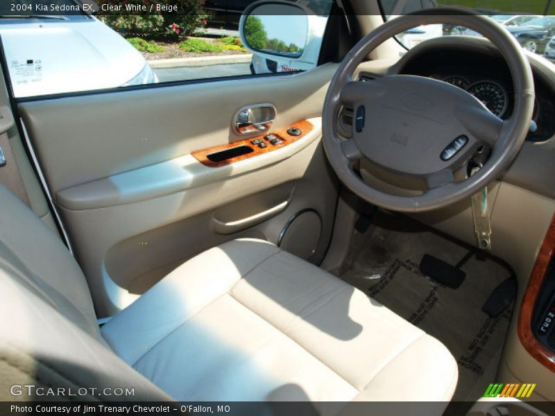 Clear White / Beige 2004 Kia Sedona EX
