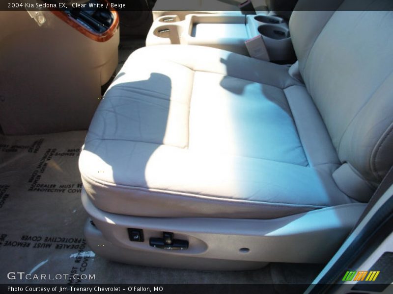 Clear White / Beige 2004 Kia Sedona EX