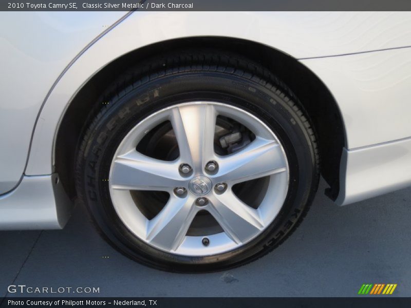 Classic Silver Metallic / Dark Charcoal 2010 Toyota Camry SE