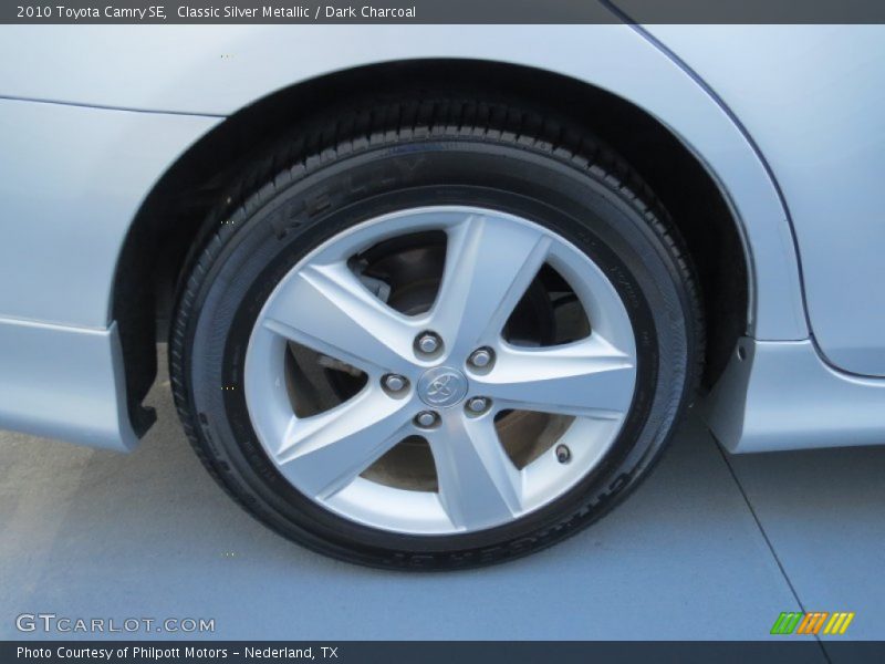 Classic Silver Metallic / Dark Charcoal 2010 Toyota Camry SE
