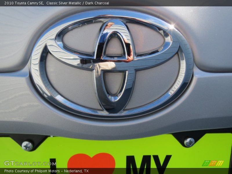 Classic Silver Metallic / Dark Charcoal 2010 Toyota Camry SE