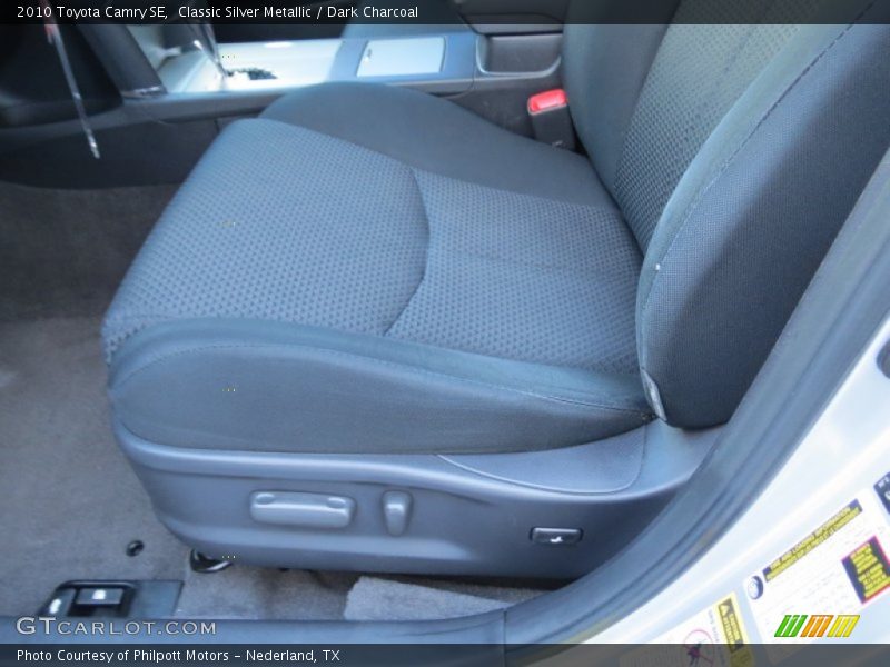 Classic Silver Metallic / Dark Charcoal 2010 Toyota Camry SE