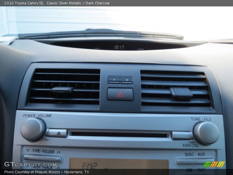 Classic Silver Metallic / Dark Charcoal 2010 Toyota Camry SE