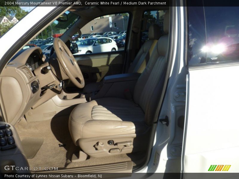 Ceramic White Pearl / Medium Dark Parchment 2004 Mercury Mountaineer V8 Premier AWD