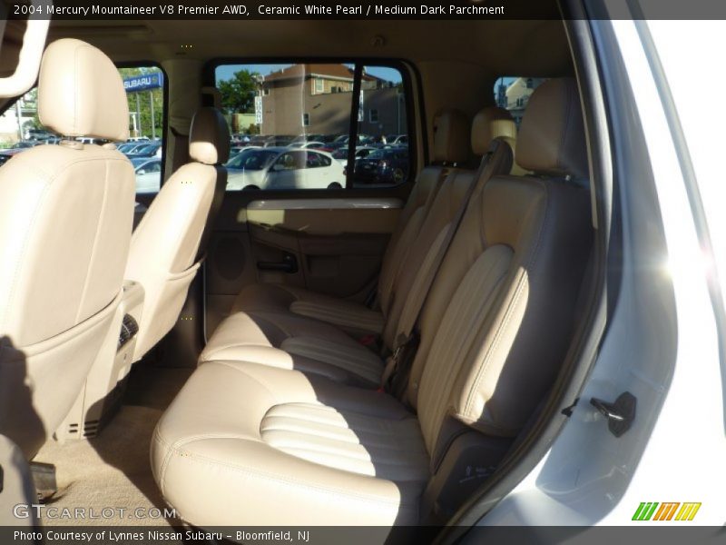 Ceramic White Pearl / Medium Dark Parchment 2004 Mercury Mountaineer V8 Premier AWD