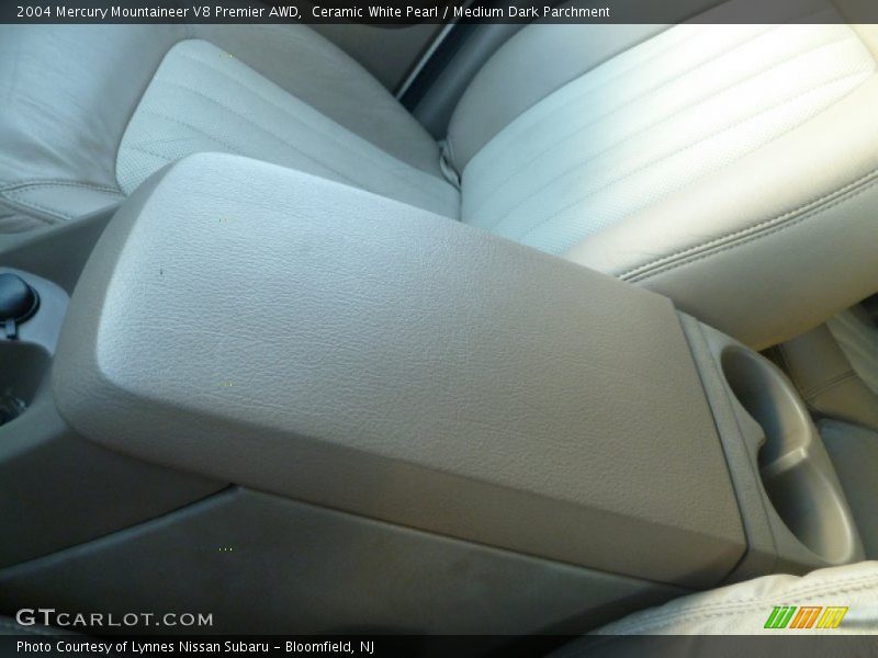 Ceramic White Pearl / Medium Dark Parchment 2004 Mercury Mountaineer V8 Premier AWD