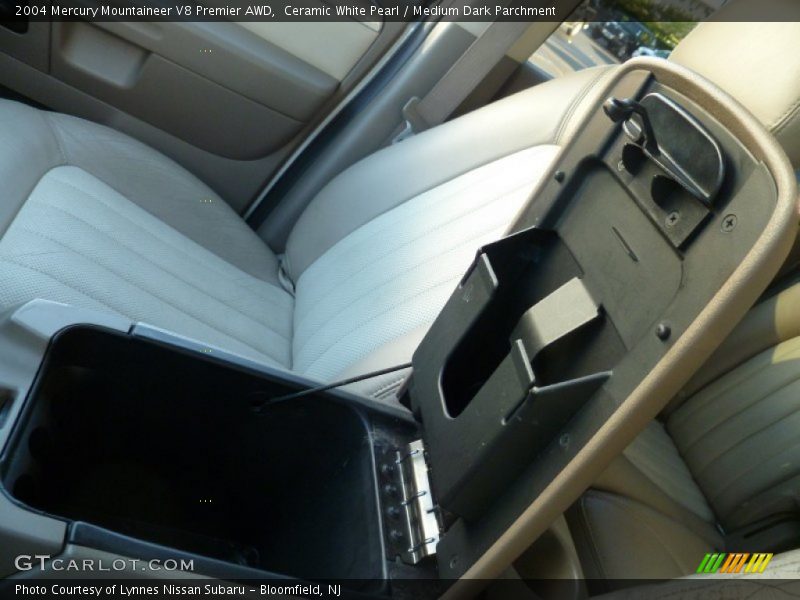 Ceramic White Pearl / Medium Dark Parchment 2004 Mercury Mountaineer V8 Premier AWD