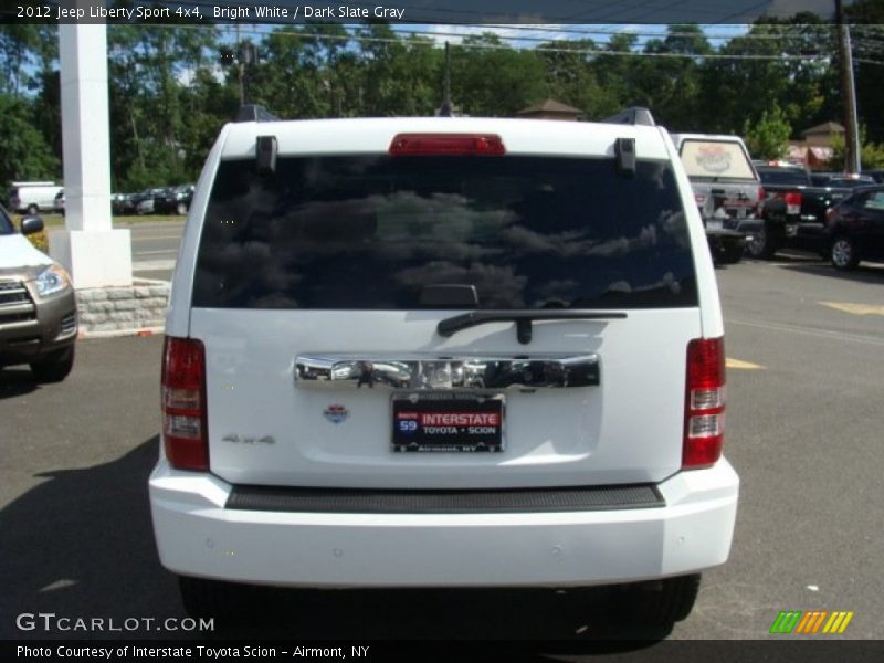 Bright White / Dark Slate Gray 2012 Jeep Liberty Sport 4x4