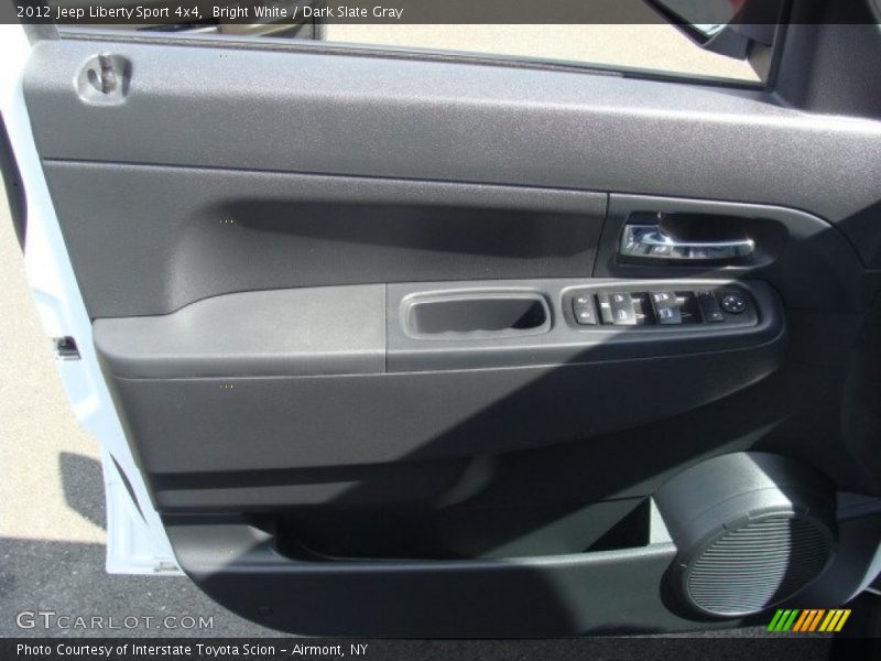 Bright White / Dark Slate Gray 2012 Jeep Liberty Sport 4x4