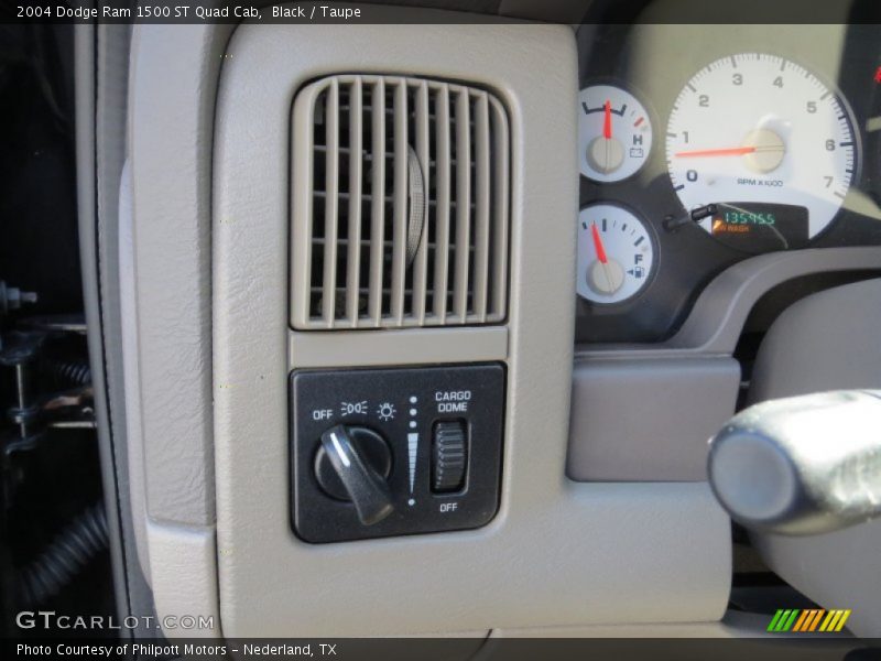 Black / Taupe 2004 Dodge Ram 1500 ST Quad Cab