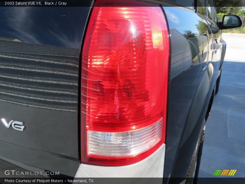 Black / Gray 2003 Saturn VUE V6