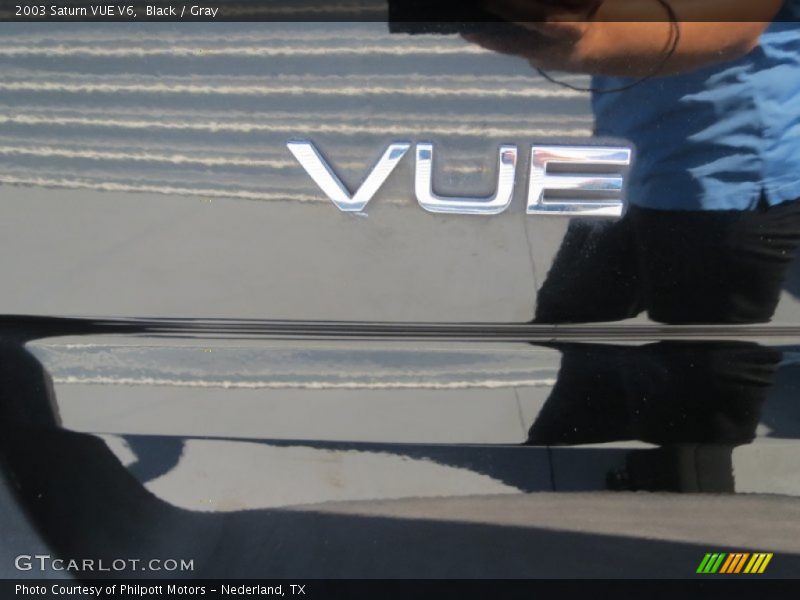 Black / Gray 2003 Saturn VUE V6