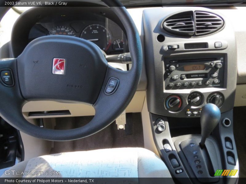 Black / Gray 2003 Saturn VUE V6