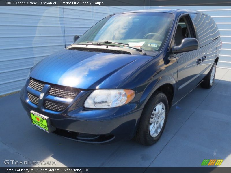 Patriot Blue Pearl / Taupe 2002 Dodge Grand Caravan eL