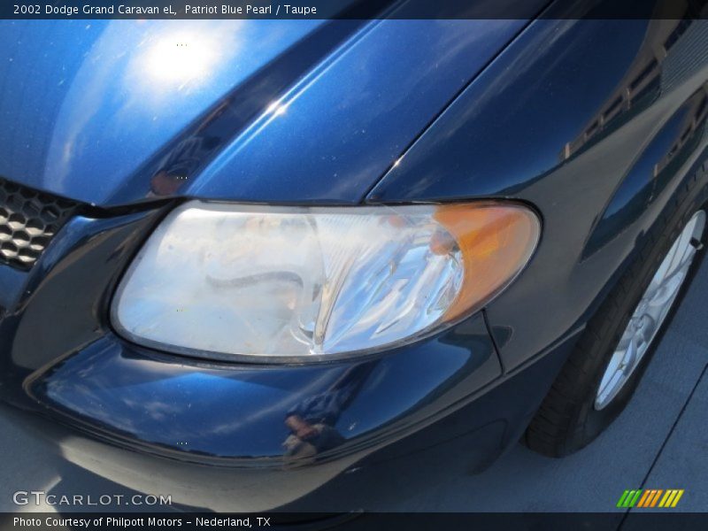 Patriot Blue Pearl / Taupe 2002 Dodge Grand Caravan eL