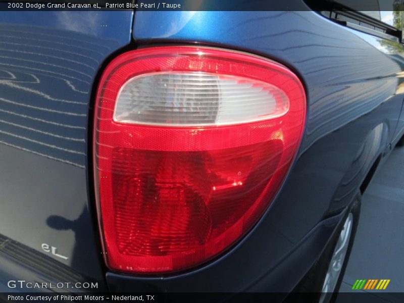 Patriot Blue Pearl / Taupe 2002 Dodge Grand Caravan eL