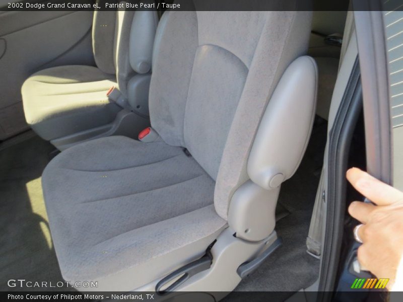 Patriot Blue Pearl / Taupe 2002 Dodge Grand Caravan eL