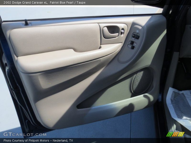 Patriot Blue Pearl / Taupe 2002 Dodge Grand Caravan eL
